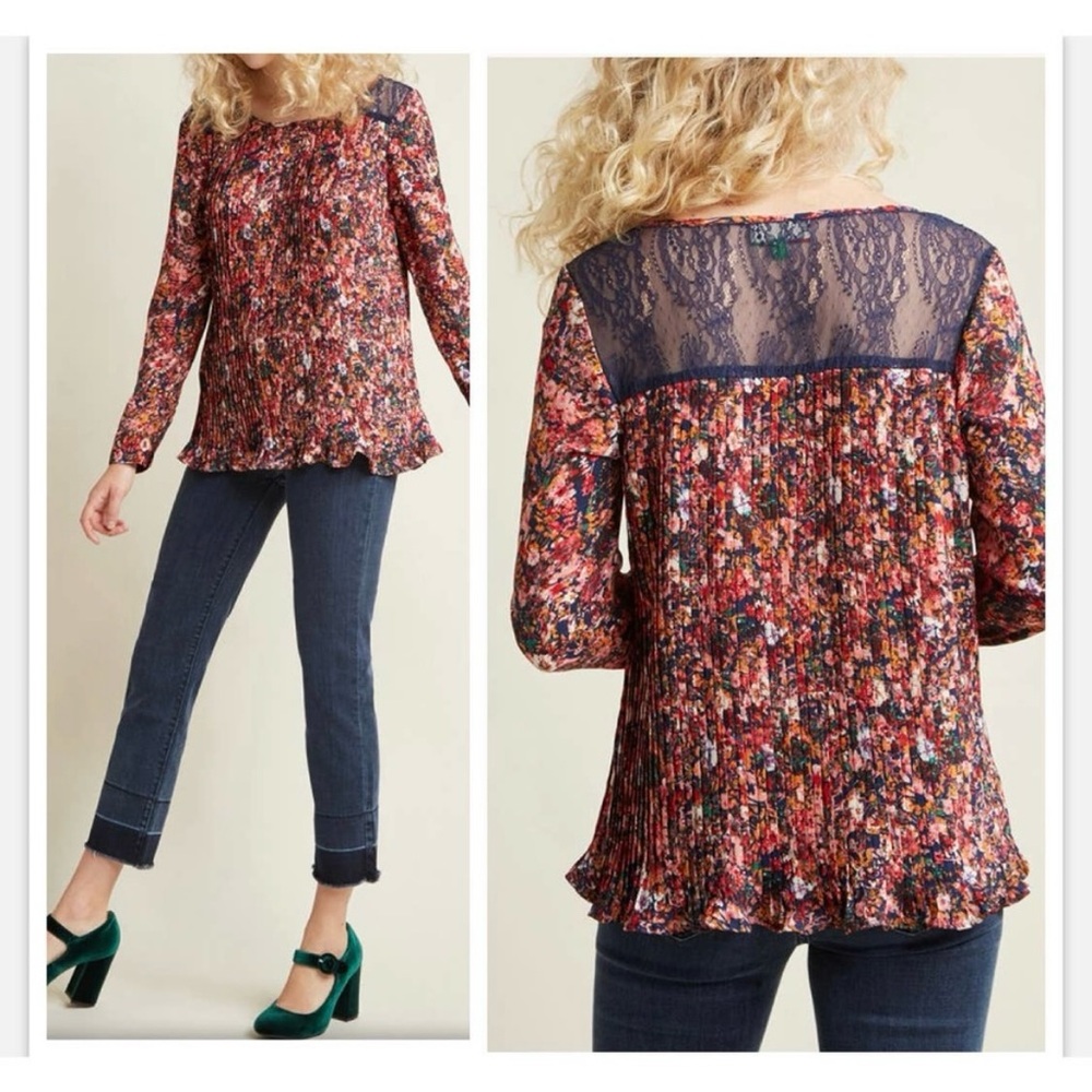 MODCLOTH Fervour Accordion Pleated Long Sleeve Blouse—SZ. Medium